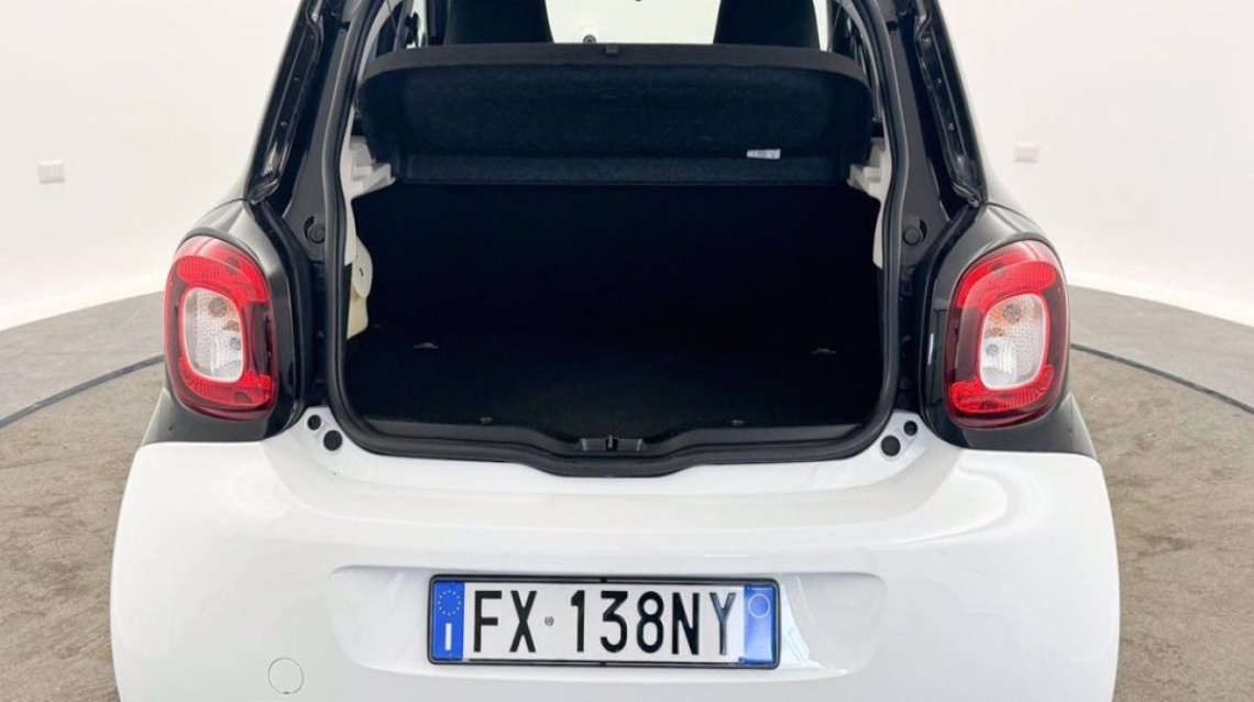 Immagine 9 di SMART Forfour 1.0 youngster 71cv twinamic